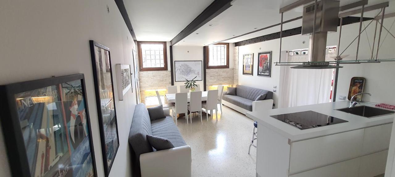 Elisabeth Waterfront Apartment Венеция Экстерьер фото